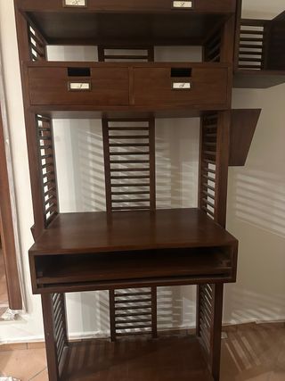 Escritorio madera con cajones y estantería