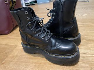 Stivali Dr. Martens a piattaforma neri