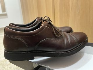 Zapatos de cordones marrones