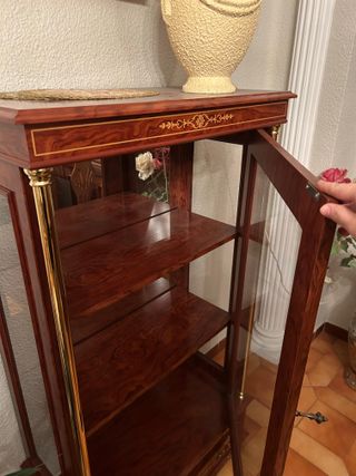 Vitrina cristal y 2 cajones