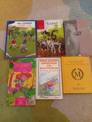 6 libros en euskera. 5€ cada uno. Los 6 25€