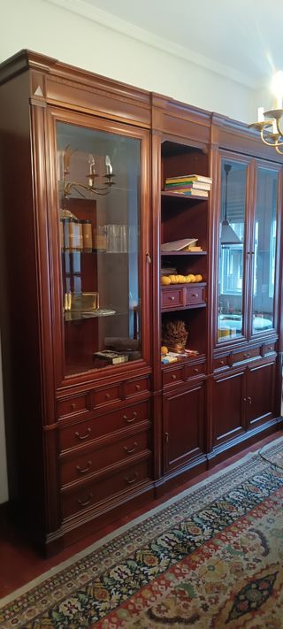 Mueble de salón madera y cristal