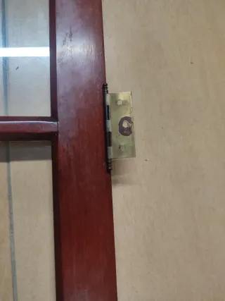 Puerta de Vitrina de madera con cristal