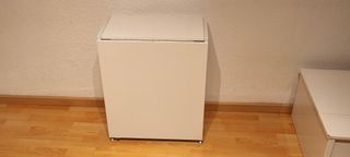 Mesa plegable blanca 34x60cm