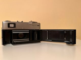 Cámara Minolta Hi-Matic 9 Plata/Negra