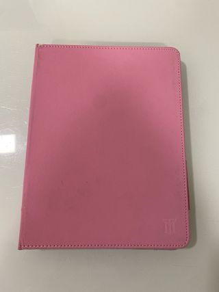 Funda rosa para tablet con teclado