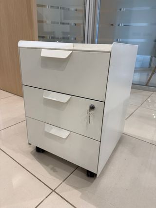 Mesa auxiliar de oficina blanca