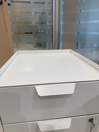 Mesa auxiliar de oficina blanca