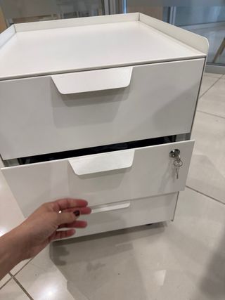 Mesa auxiliar de oficina blanca