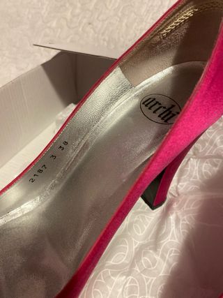 Zapatos Archi Peep Toe con Swarovski