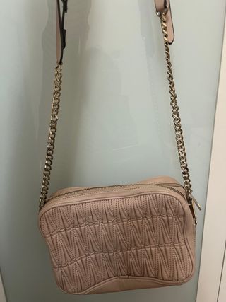 Bolso rosa y dorado Zara