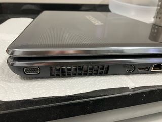 Portátil Toshiba Satellite A300 con cargador