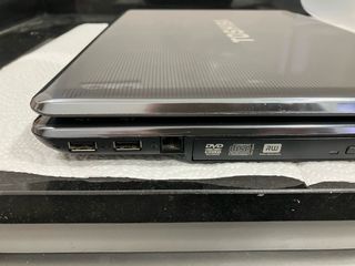 Portátil Toshiba Satellite A300 con cargador