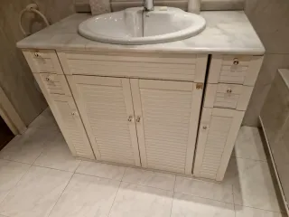 Lavabo y mueble de baño