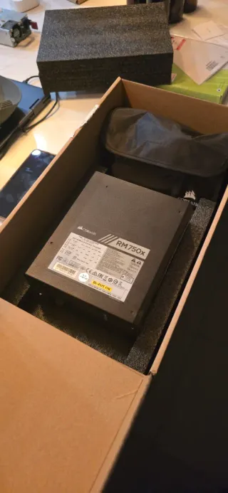 Corsair RM750x Fuente de Alimentación GOLD