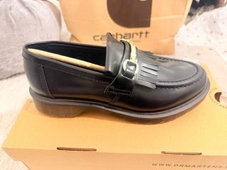 Mocassini Dr. Martens neri con frange