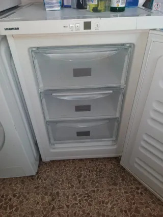 Congelador vertical Liebherr 3 cajones