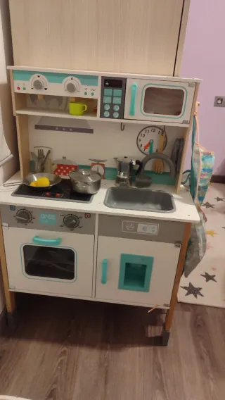 Cocina de juguete con accesorios
