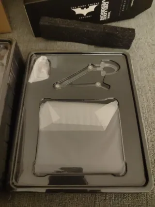 Figura Batman Inart 1/12 Deluxe Edition