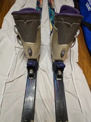 Esquís, botas, bastones y funda