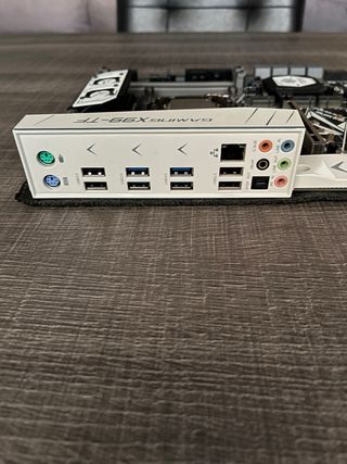 Huananzhi X99 + Intel Xeon E5-2620 v3