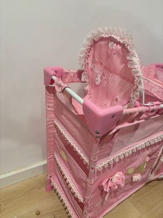 Cuna de muñecas rosa