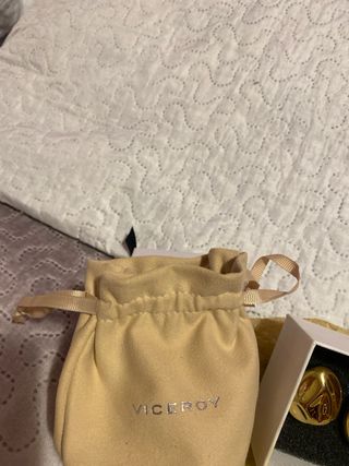 Conjunto Viceroy Brazalete y Pendientes Dorados