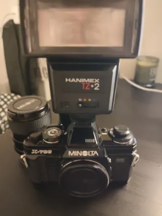 Cámara Analógica Minolta X-700 Negra + Flash