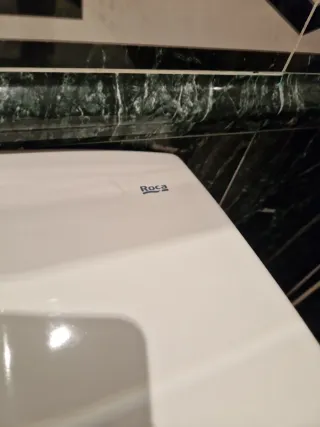 Lavabo de baño blanco Roca