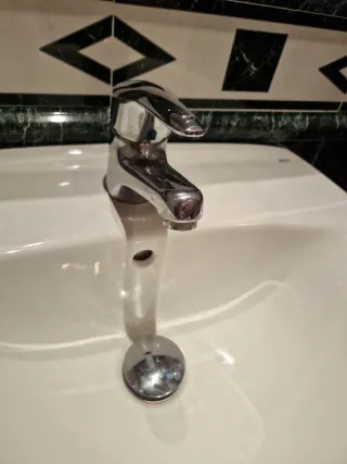 Lavabo de baño blanco Roca