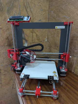 Impresora 3D BQ Hephestos Roja y Blanca