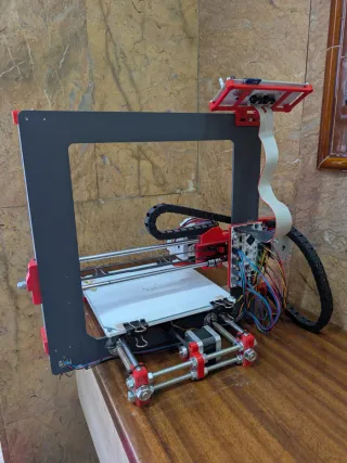 Impresora 3D BQ Hephestos Roja y Blanca