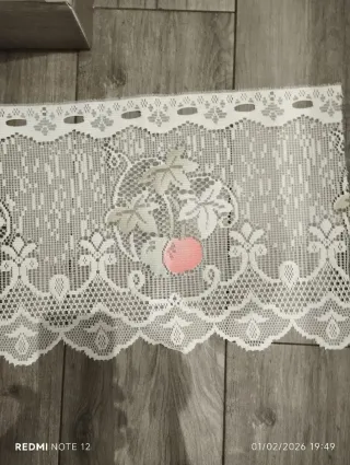 Cortina de cocina rosa y blanca