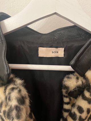 Abrigo SCEE Pelo Animal Print Negro Beige