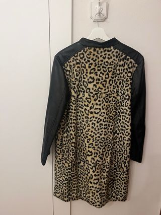 Abrigo SCEE Pelo Animal Print Negro Beige