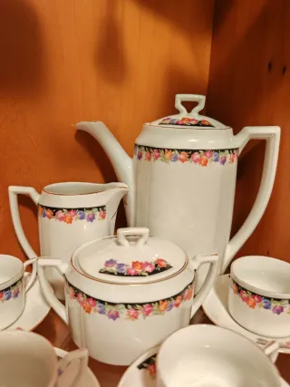 Set 12 tazze + caffettiera, zuccheriera e lattiera