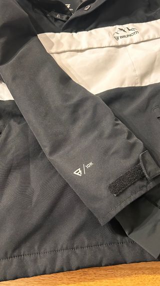 Abrigo Sky Brunotti Negro y Blanco talla 11-12