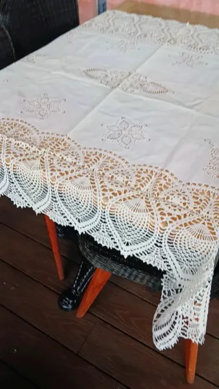 Toalha de mesa branca com renda 119×148cm