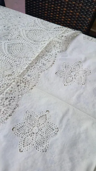 Toalha de mesa branca com renda 119×148cm