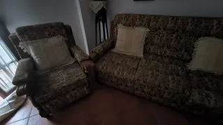Sofá y 2 butacas a juego