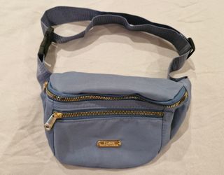 Conjunto de 2 riñoneras.