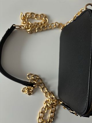 Bolso Guess Negro Cadena Dorada