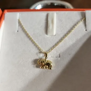 Colgante de oro 18k con elefante