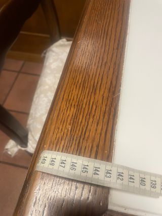 Mesa de madera y seis sillas