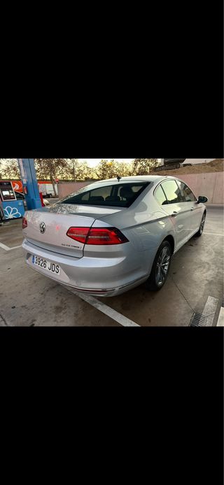 Volkswagen Passat 2.0 tdi sport