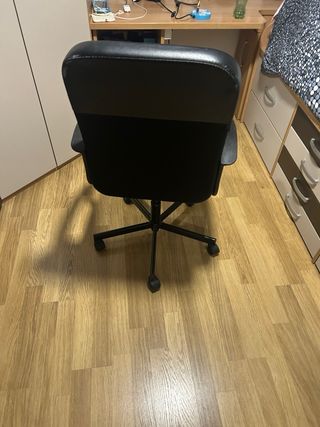 Silla de escritorio negra