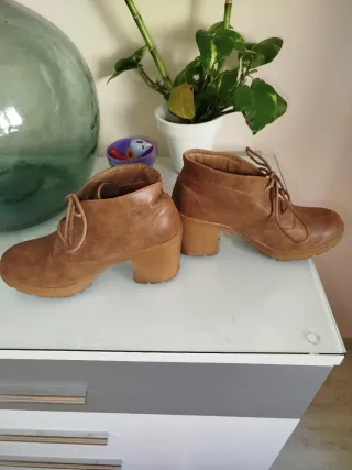 Botines burdeos y marrones