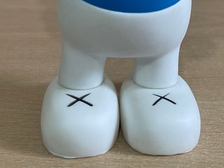 Figura Kaws Pitufo Azul 22 cm. smurf