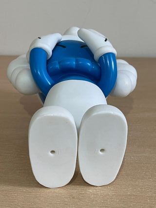 Figura Kaws Pitufo Azul 22 cm. smurf
