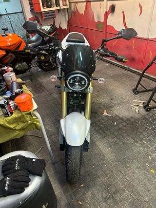 Hyosung Comet 250 Naked